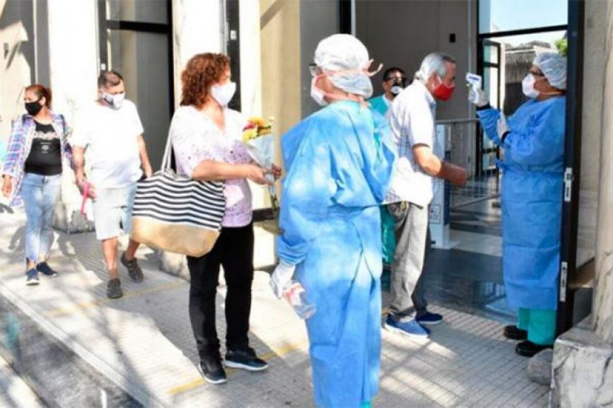 El cementerio La Piedad recibió una gran cantidad de visitantes en el fin de semana