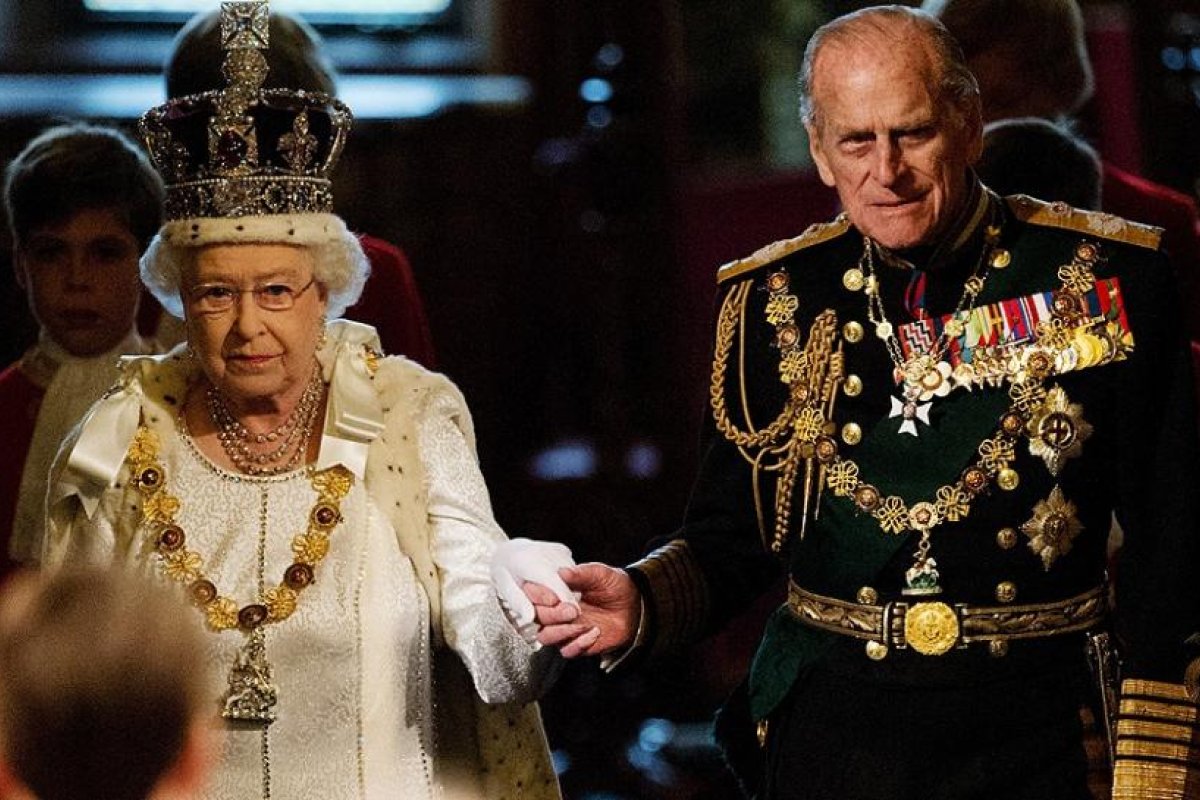 El duque de Edimburgo, un fiel colaborador de la reina Isabel conocido por su sentido del humor
