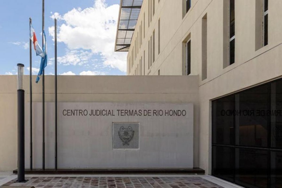 El Charco: Denuncian a un director de escuela por agresiones a su expareja