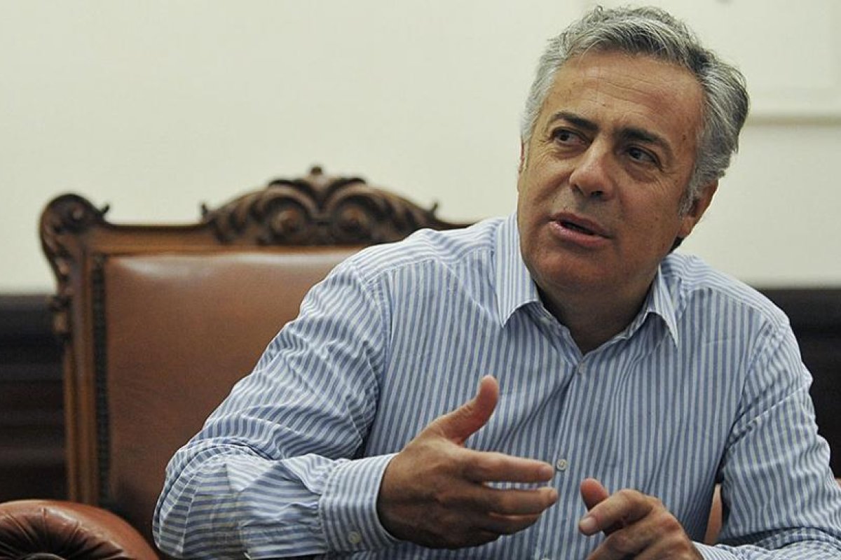 Cornejo, sobre el libro de Macri: "Si hay segundo tiempo debe ser con otros jugadores"
