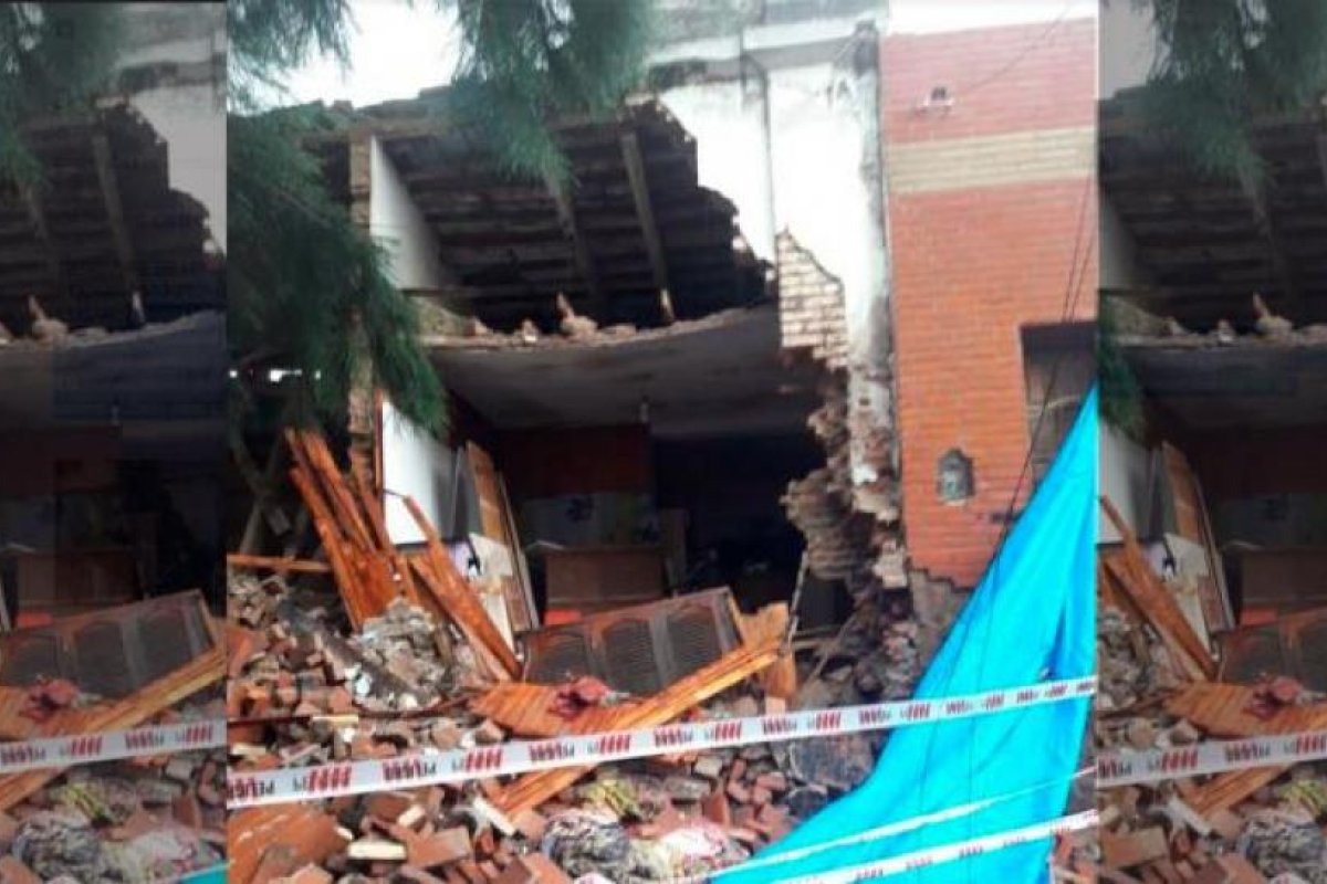 Derrumbe en parte de un comercio y una vivienda en la madrugada debido a las constantes lluvias en Las Termas de Río Hondo