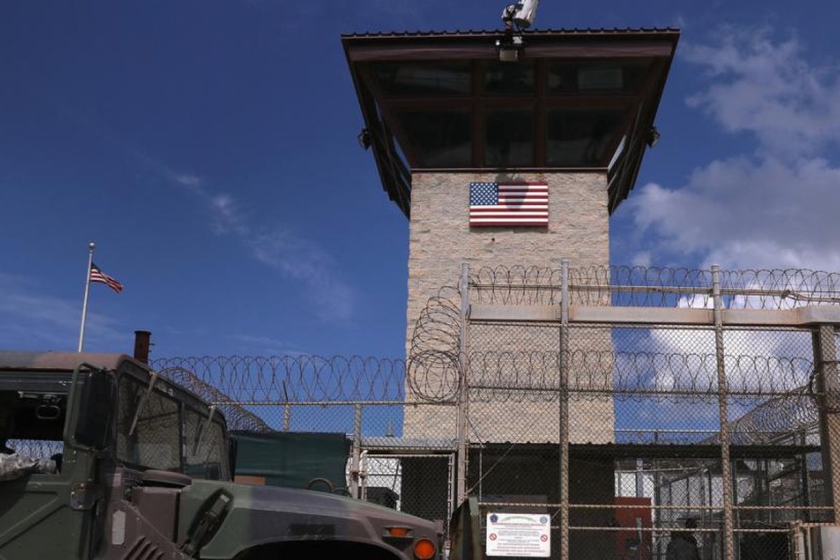 EE.UU. libera de Guantánamo al presunto 'secuestrador número 20' del 11S y lo transfiere a Arabia Saudita para recibir tratamiento