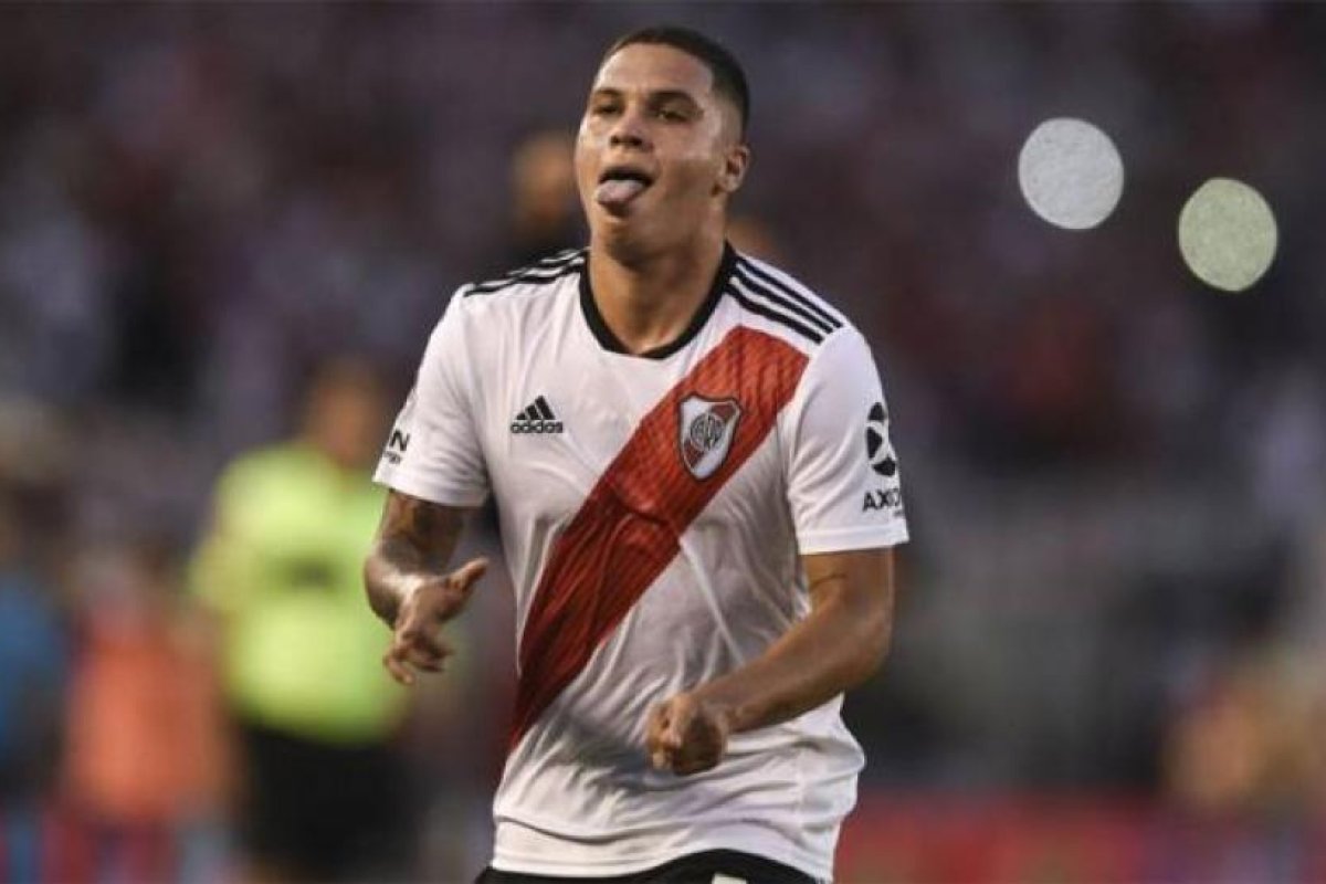 River y el caso Juanfer Quintero: ¿puede caerse el pase a China?