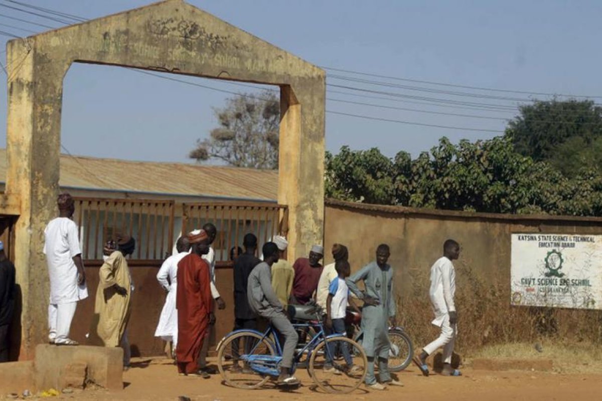 Boko Haram se atribuye el secuestro de al menos 333 niños en una escuela de Nigeria