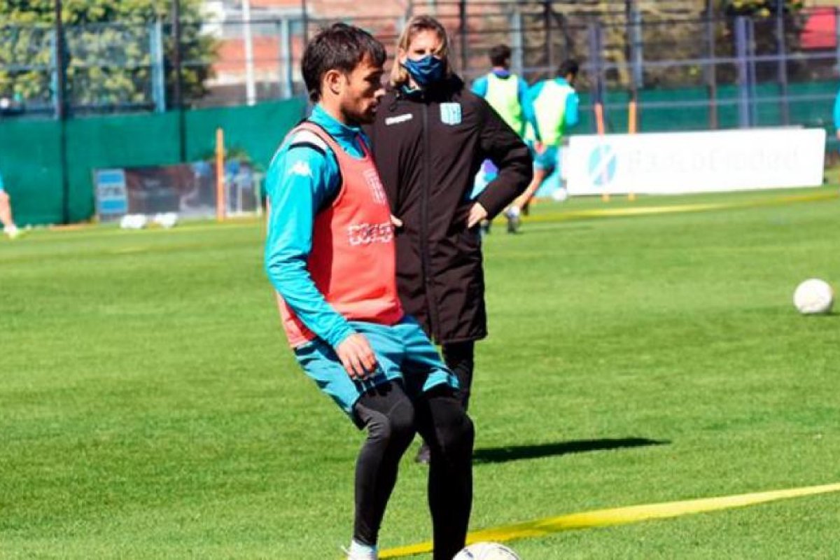 Preocupación en Racing: Darío Cvitanich se retiró de la práctica