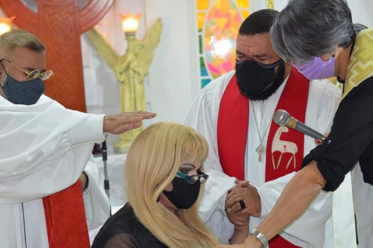 Jaqueline Chanel, la pastora al frente de la primera iglesia trans de Brasil