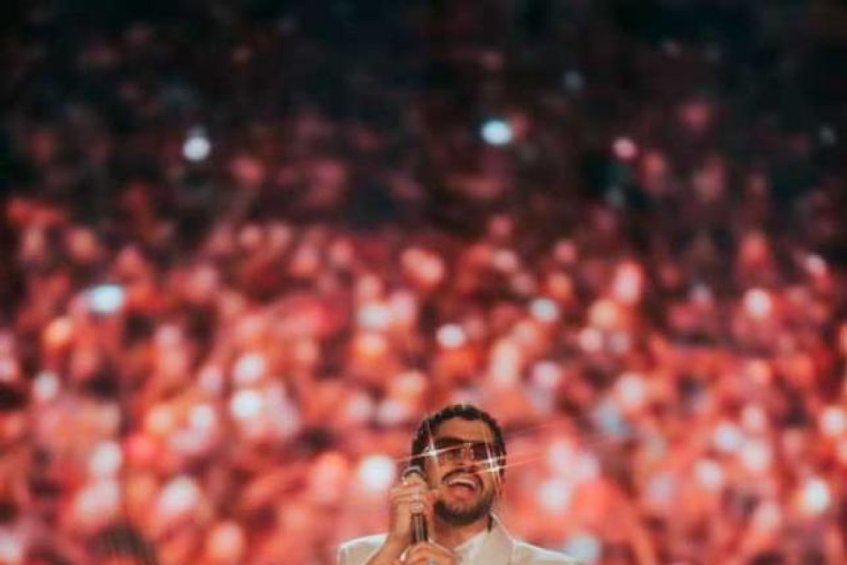 Bad Bunny Deslumbra en Buenos Aires: Un Tributo Musical en el Día de San Valentín