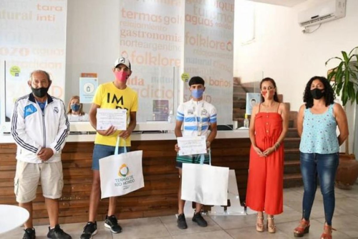 Recibimiento de Nicolás Emiliano Medina, flamante Campeón Argentino en ciclismo de ruta