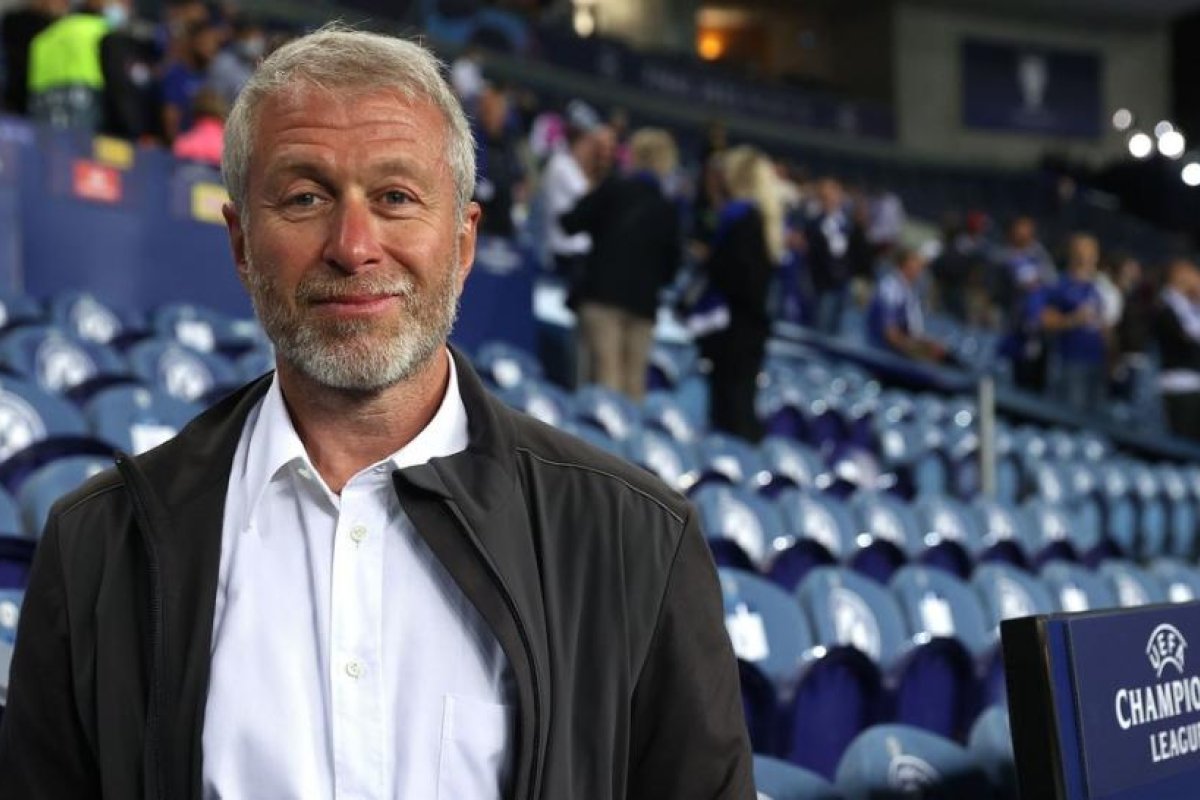 Reino Unido sanciona al propietario del Chelsea FC, Román Abramóvich, y a otros seis empresarios rusos