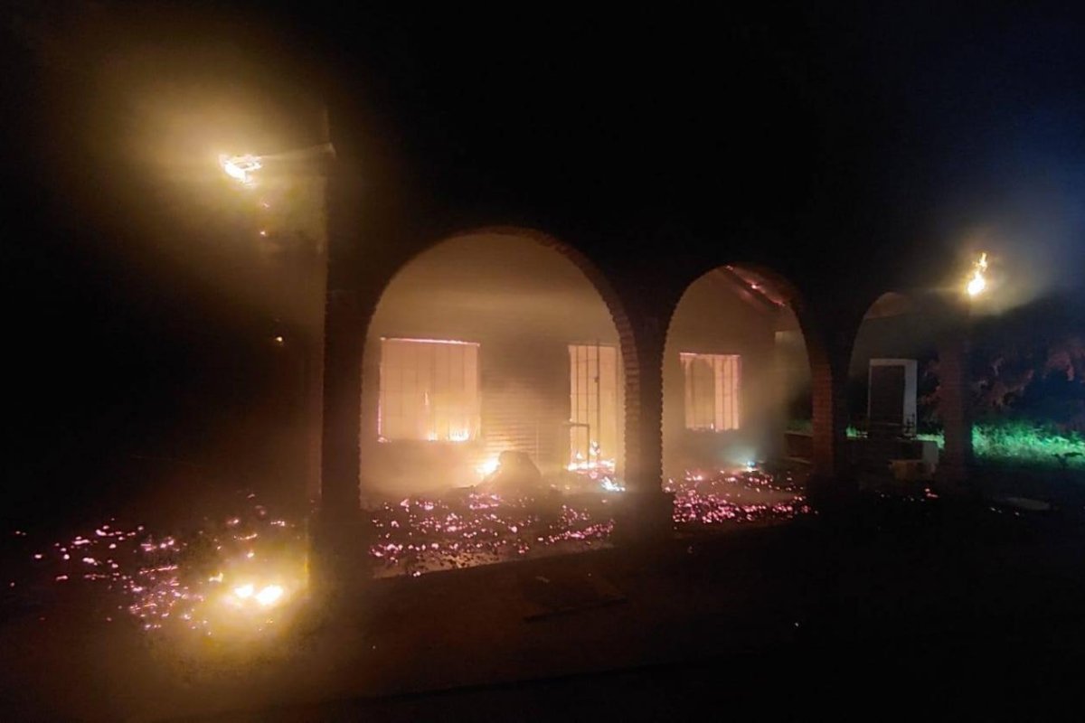 Saladillo: Intervención efectiva de bomberos de Las Termas de Río Hondo en incendio nocturno