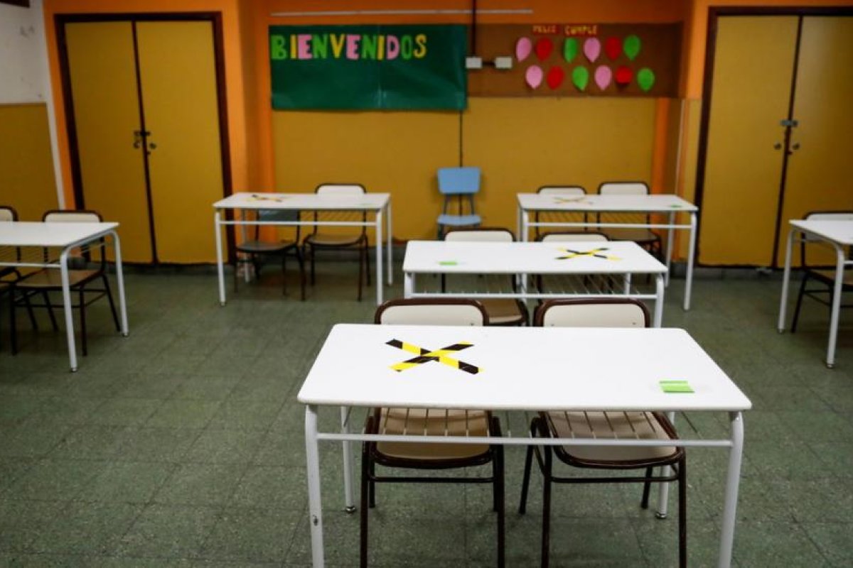 Buenos Aires se niega a cancelar las clases presenciales en las escuelas pese al fallo judicial que obliga a ello