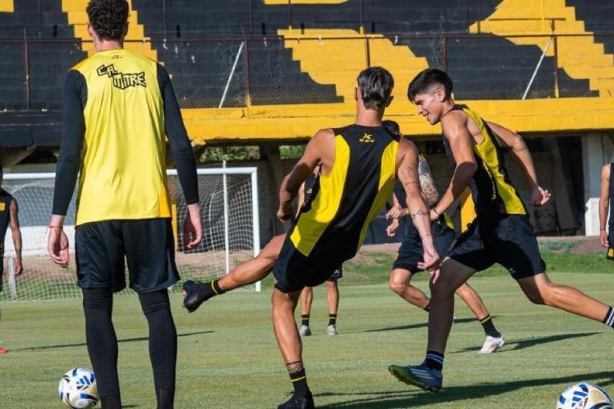 Mitre Programó Encuentros Amistosos Previos al Inicio de la Temporada