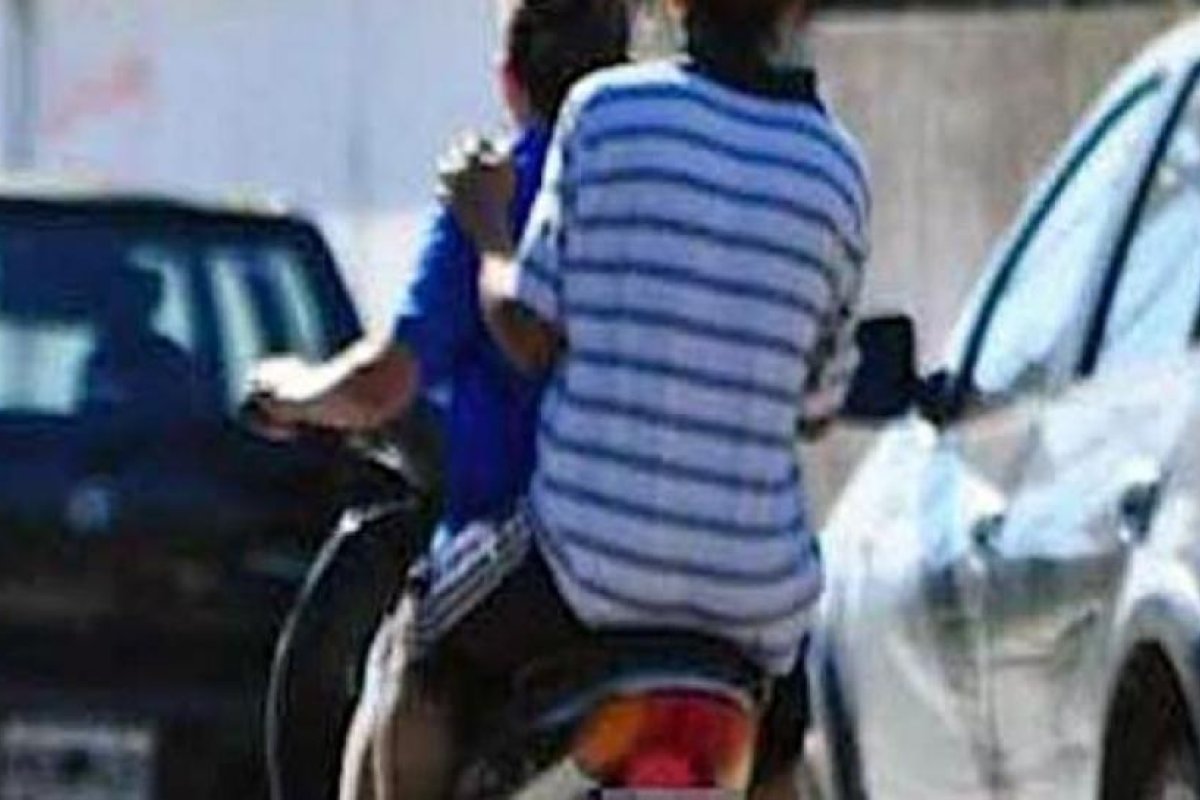 Villa Balnearia: Motochorros apuñalan a un joven para robarle las zapatillas