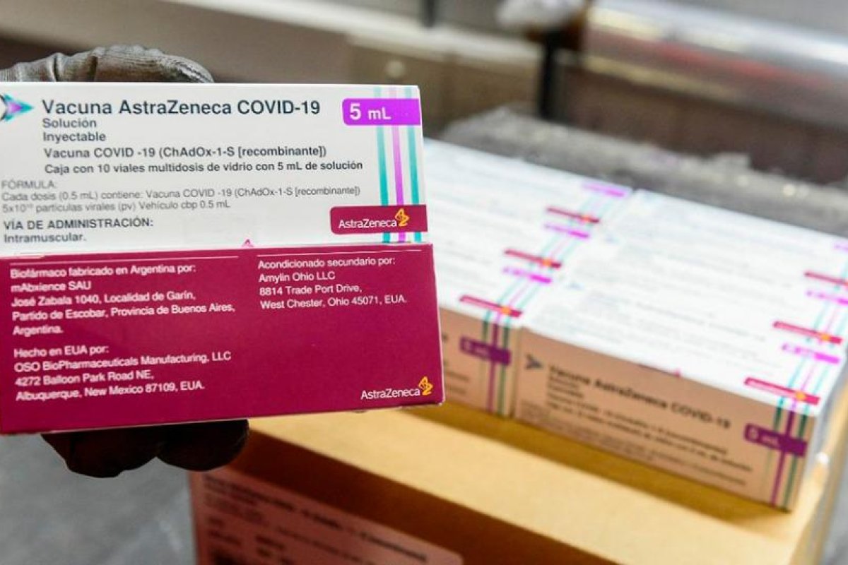 Llega a los 24 distritos una nueva partida de 900.200 dosis de Astrazeneca