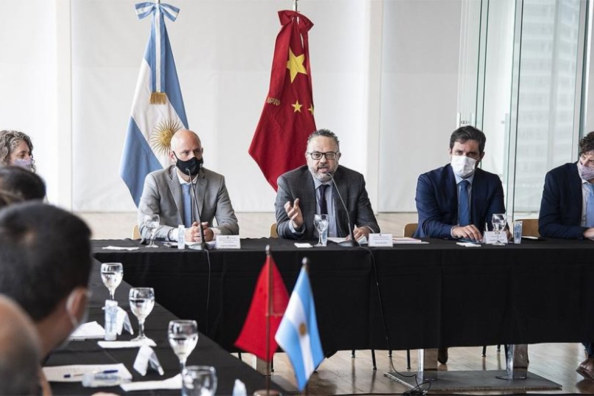 Un plan integral beneficiará a 1.000 pymes que exporten a China