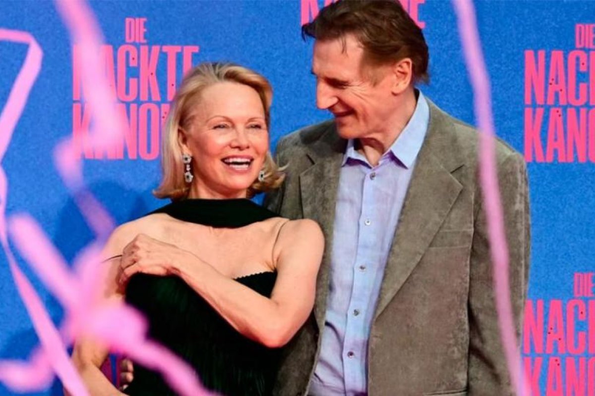 Pamela Anderson revela su relación sentimental con Liam Neeson