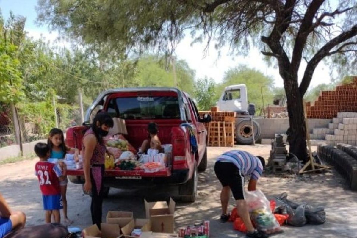 En Lescano, asisten a las familias aisladas por covid