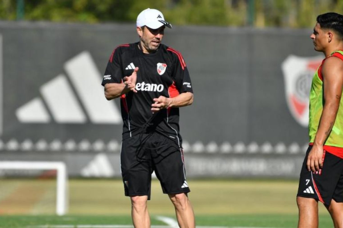 Coudet Define el Equipo Titular para su Debut en River Plate