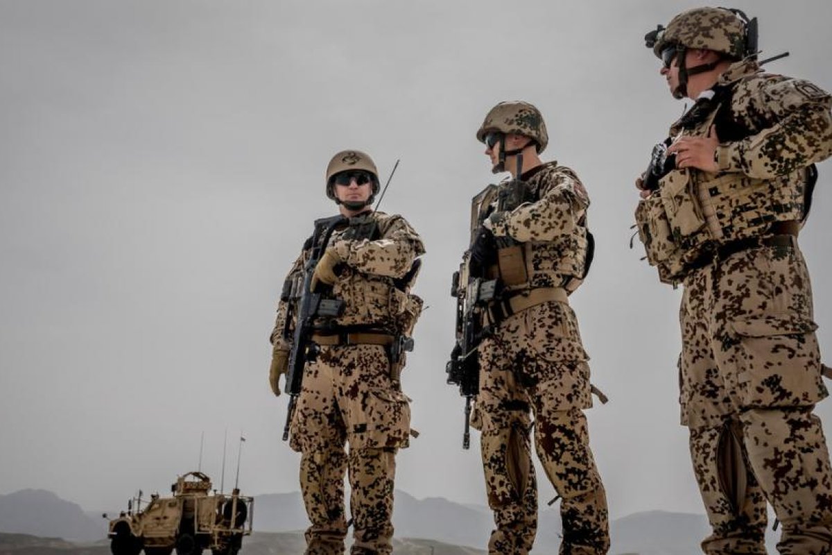 Alemania enviará a su territorio 22.600 litros de bebidas alcohólicas excedentes de su base militar en Afganistán