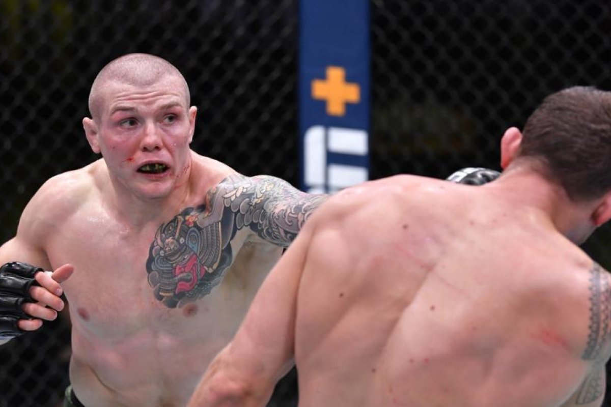 FOTO: El número 4 del peso medio termina con fracturas faciales y derrotado por el primer italiano en estelarizar un cartel de la UFC