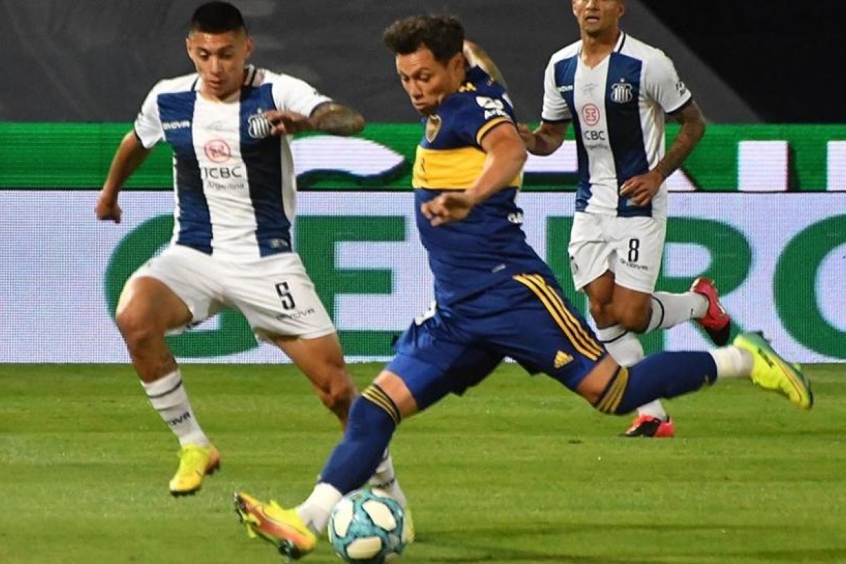 Boca, con la duda de Tevez, recibe a Talleres de Córdoba en La Bombonera