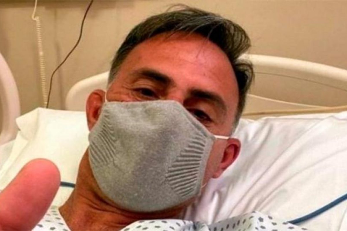 Diego Latorre, internado con neumonía y fiebre por Covid-19