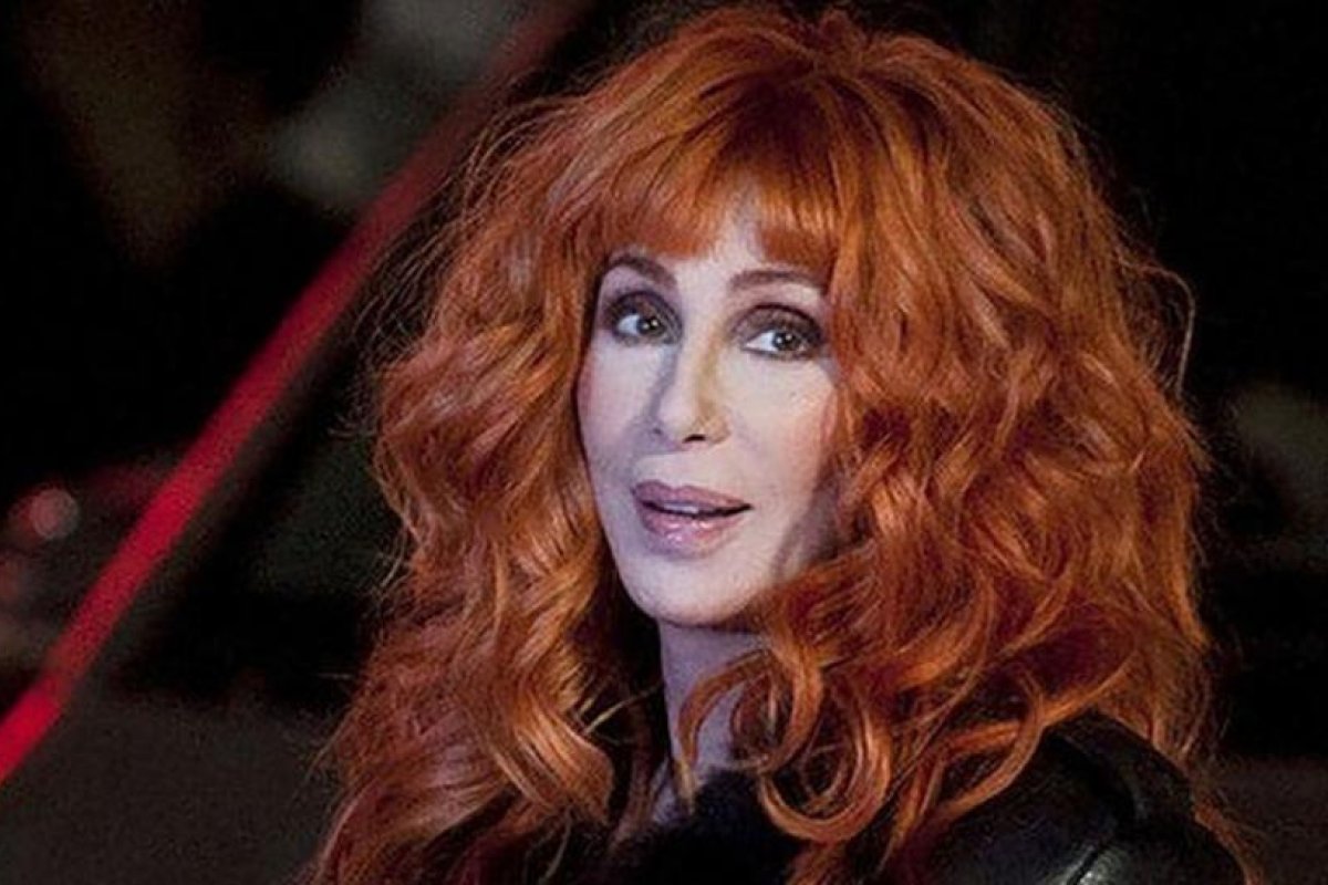 En el día de su cumpleaños 75, Cher anunció una película biográfica