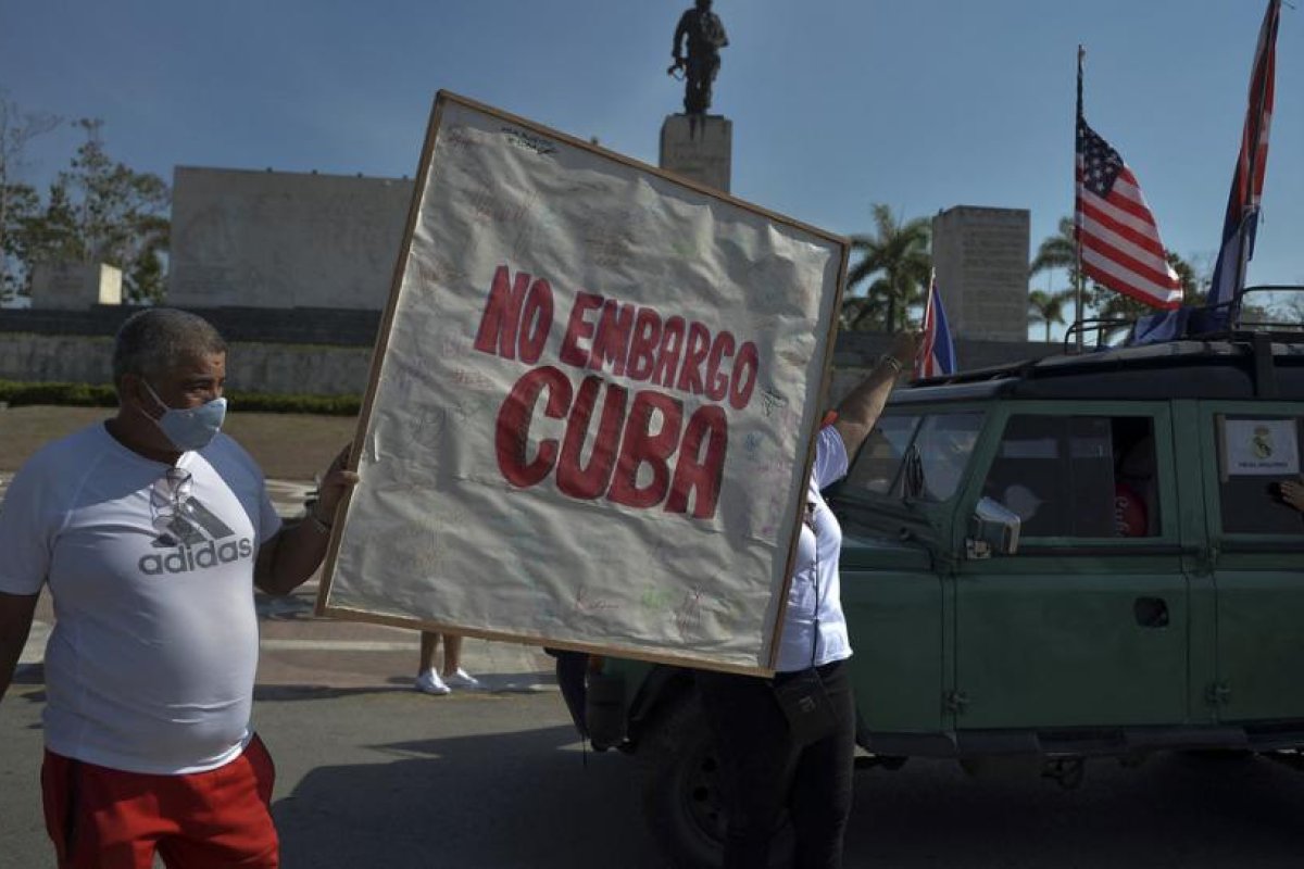China insta a EE.UU. a levantar inmediatamente el bloqueo económico de Cuba