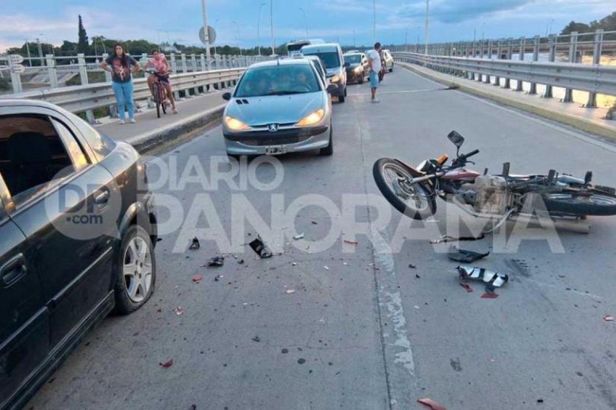 Accidente de tránsito en puente nuevo de Villa Balnearia deja dos motociclistas heridos
