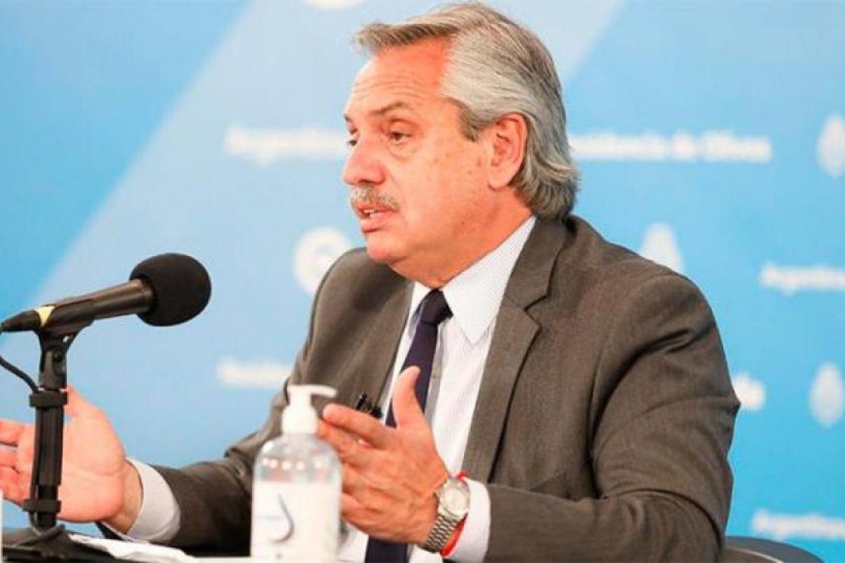 Alberto Fernández anunció el fin del aislamiento en el AMBA