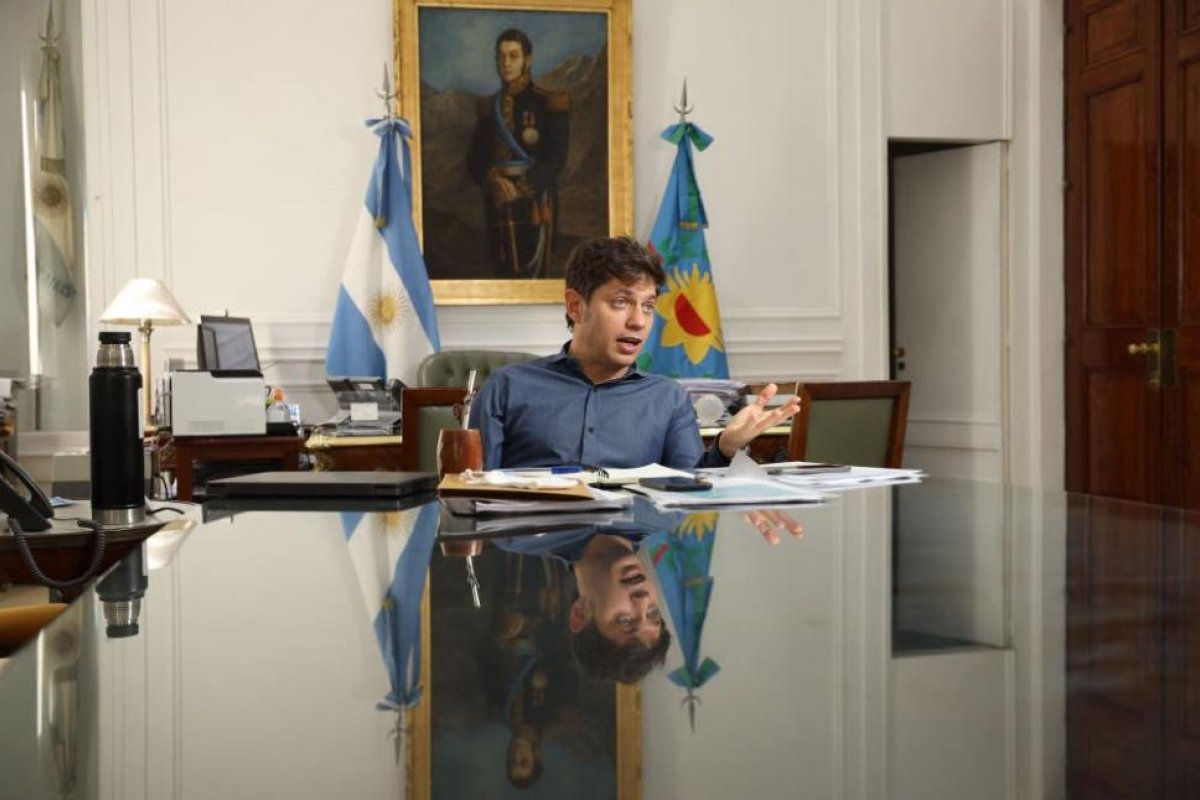 Axel Kicillof: "Buscamos desalentar las tomas; tomar la propiedad de otro no es la solución"