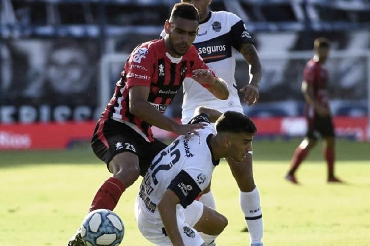 Gimnasia se juega su clasificación en la Liga ante Patronato en Paraná