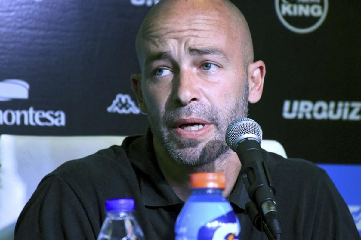 Renunció el DT de Gimnasia Sebastián Méndez