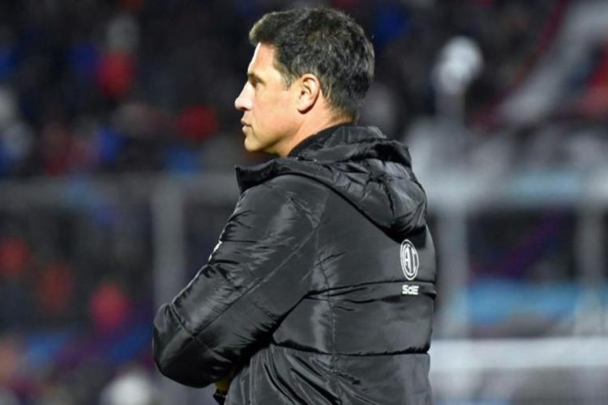 Sebastián Domínguez analiza la dificultad de comenzar un partido con desventaja