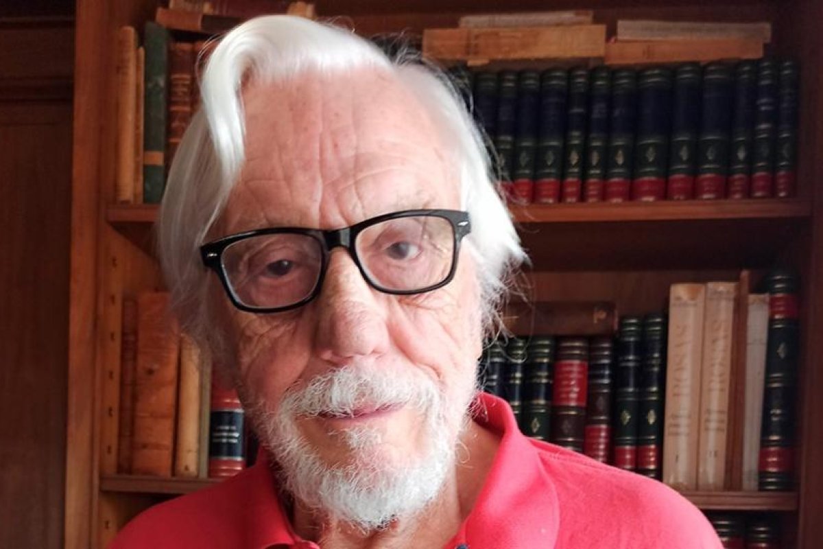 Héctor Olivera: "En Argentina el cine como actividad comercial no existe"