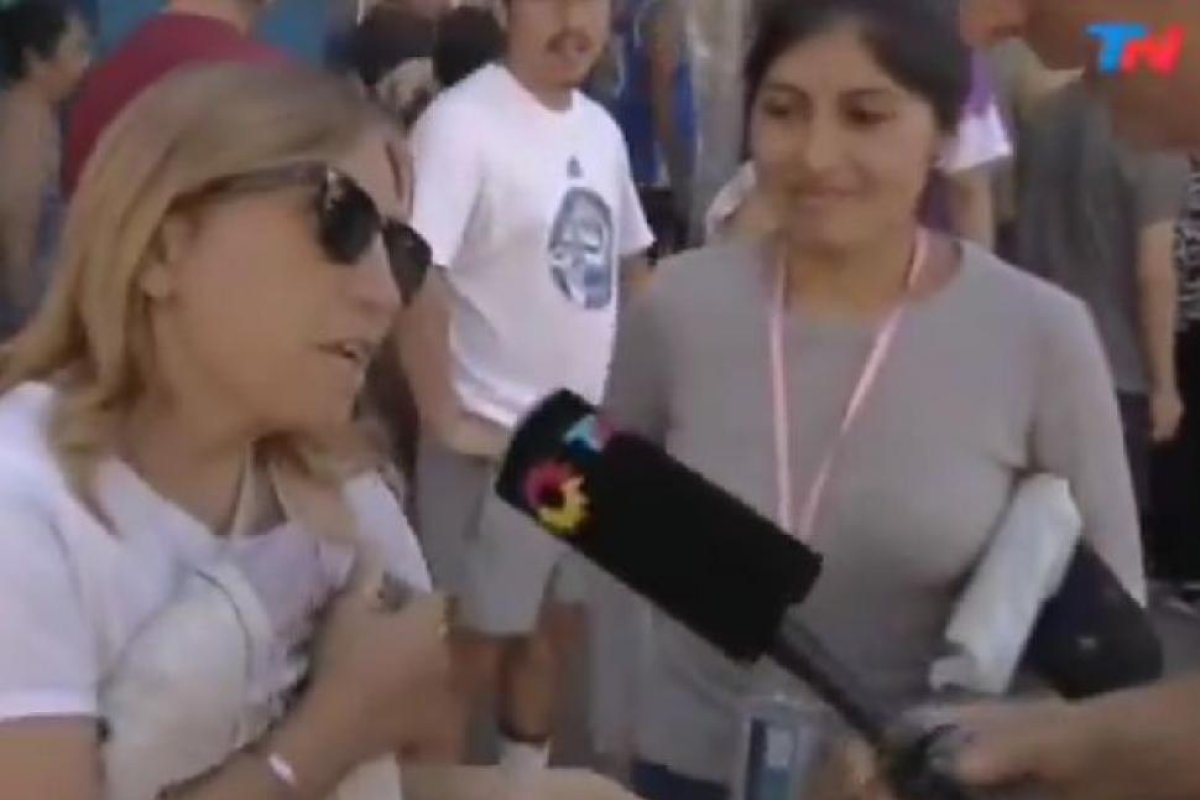 Confusión en vivo: Mujer felicita a C5N en un móvil de TN