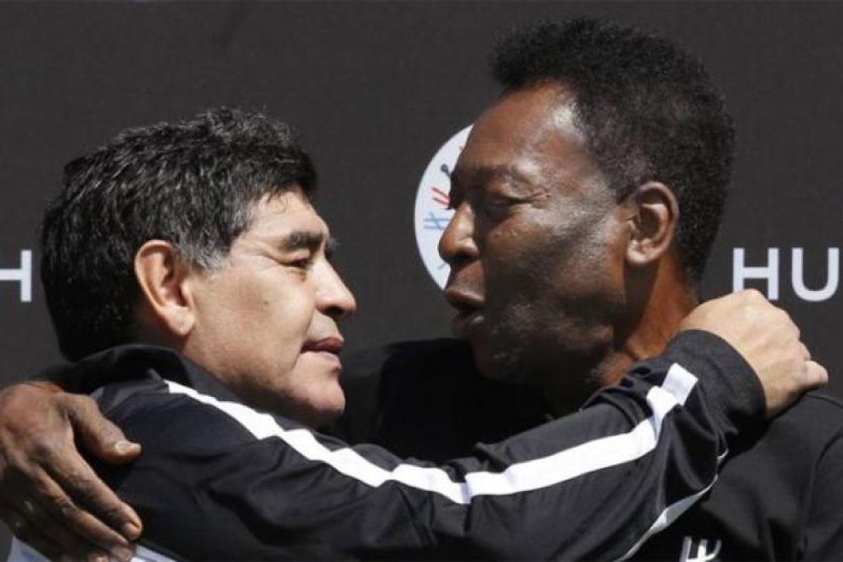 Pelé expresó su dolor por el fallecimiento de Diego Maradona