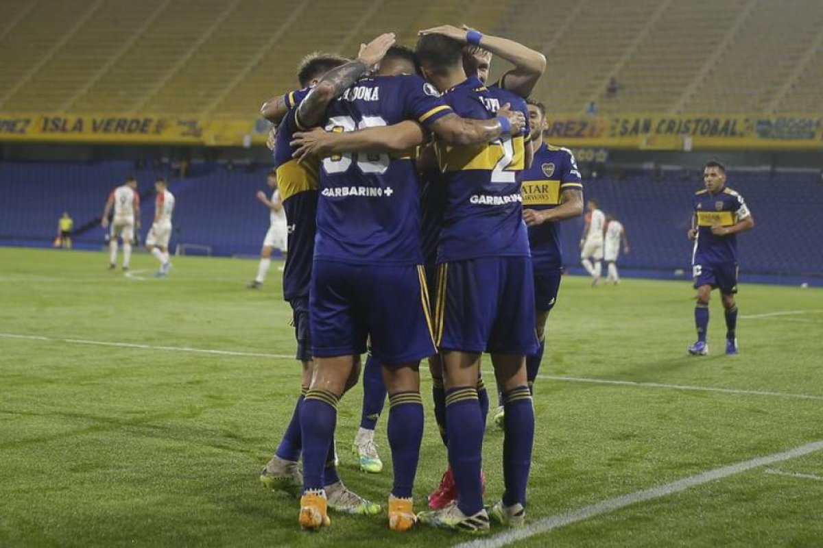 Boca goleó a Caracas y llega a octavos en un buen nivel
