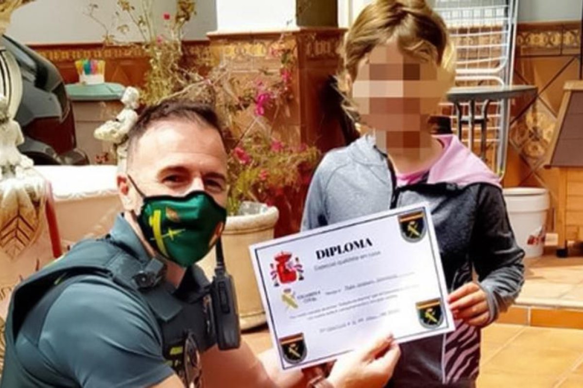 Una niña de siete años salva la vida de su madre en España tras sufrir una crisis de hipoglucemia