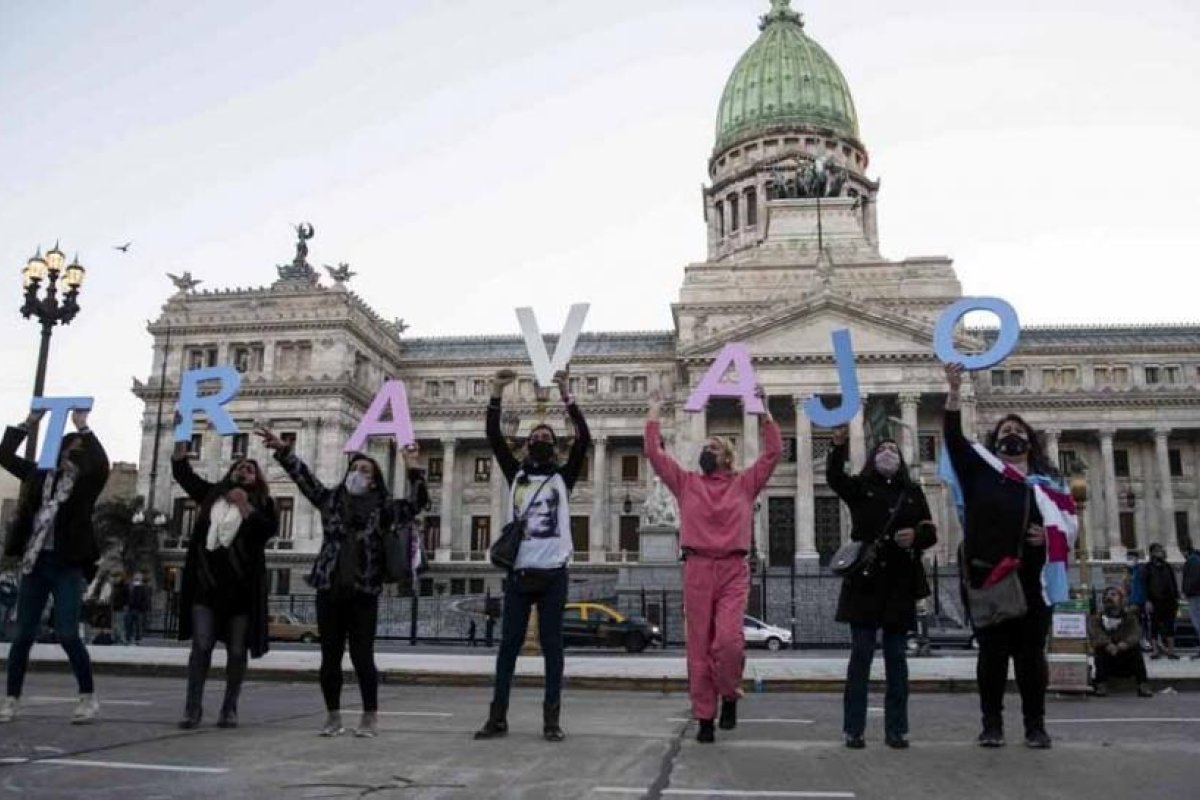 En las redes sociales se festejó la ley de cupo laboral travesti trans