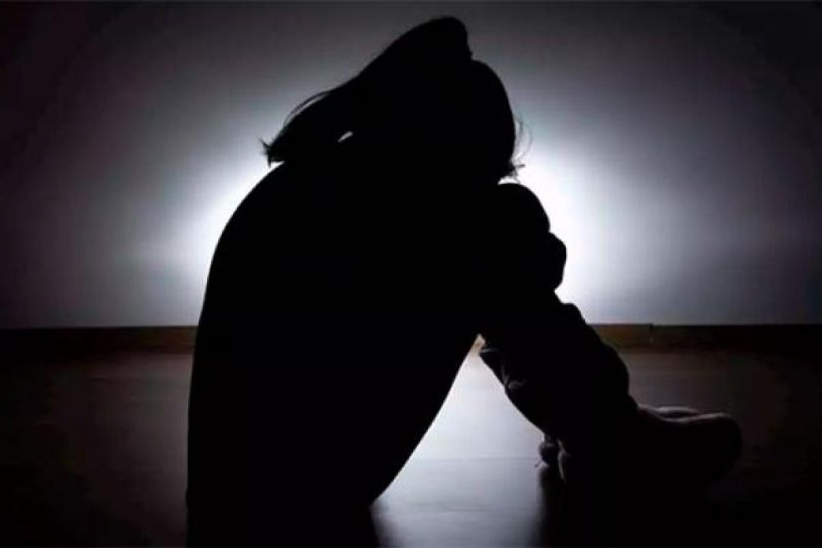 Adolescente fue abusada por la pareja de su madre y quedó embarazada