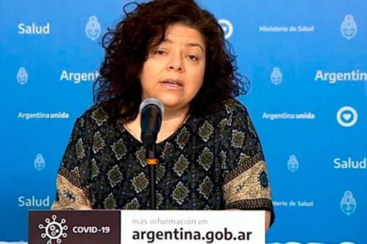 Argentina podría comprar la vacuna rusa para evitar un rebrote luego del verano