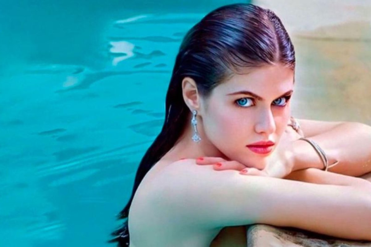 Alexandra Daddario Considerada para el Rol de Wonder Woman en el DCU
