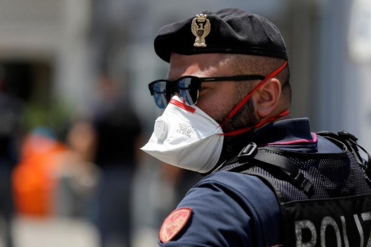 Una abuela ayuda a la Policía a desarticular una mafia de tráfico de drogas  en Italia