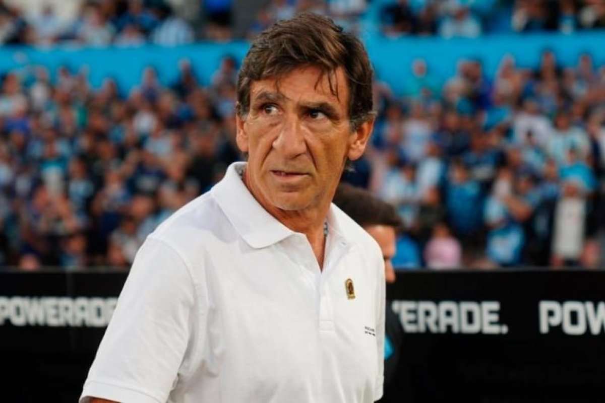 Racing Club confirma la renovación de Gustavo Costas como entrenador