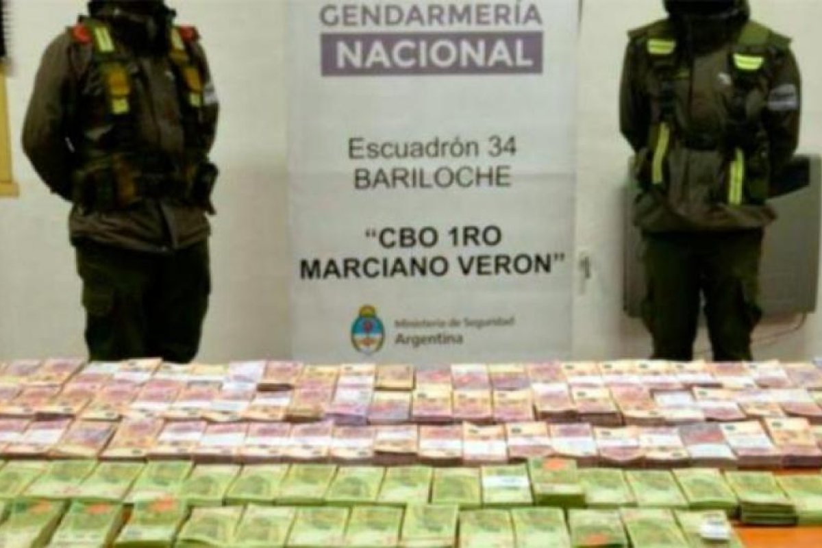 Funcionaria fue sorprendida con $3 millones en efectivo en una camioneta oficial