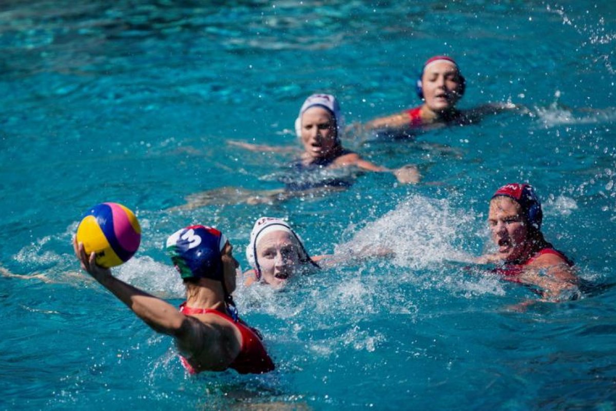 Una docena de jugadoras estadounidenses de waterpolo recibirá casi 14 millones de dólares tras una demanda por abuso sexual