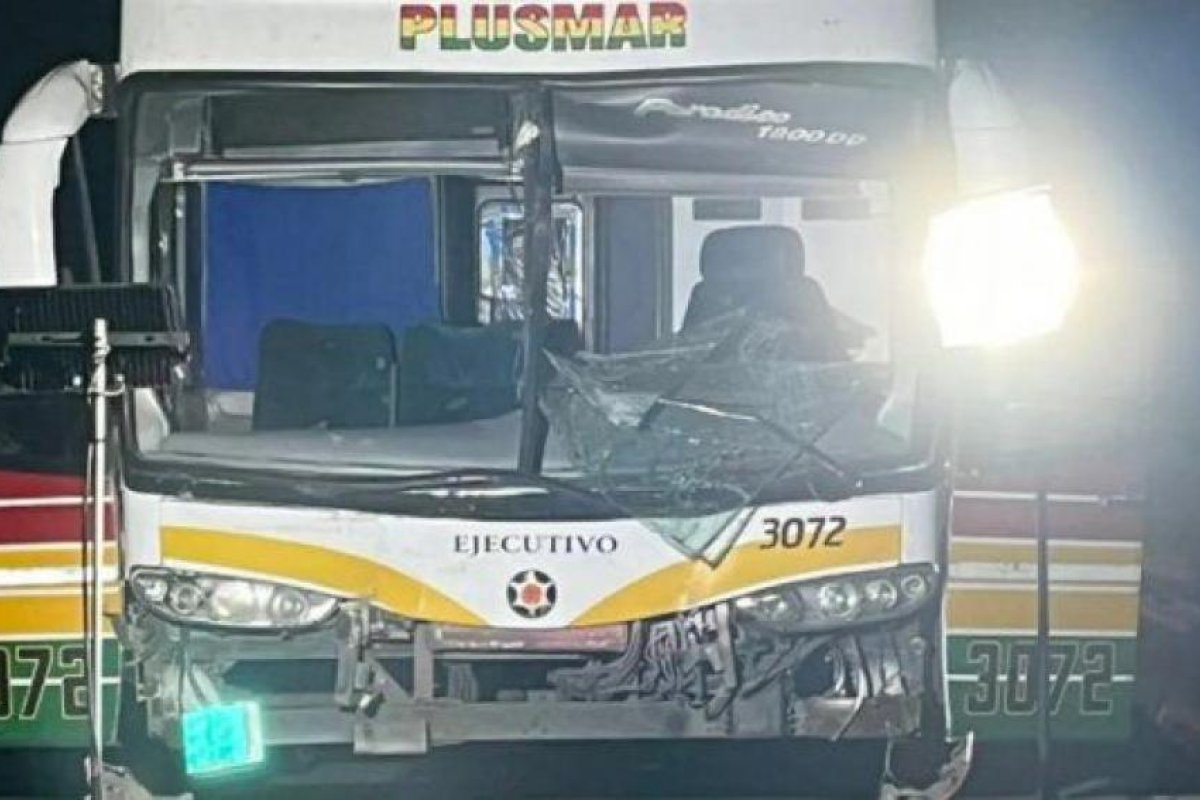 Accidente de tres micros que trasladaban hinchas de Estudiantes a la final