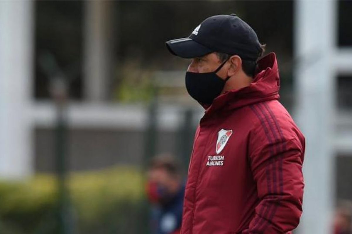 Gallardo prepara hisopados y ensayos para el choque ante Liga de Quito