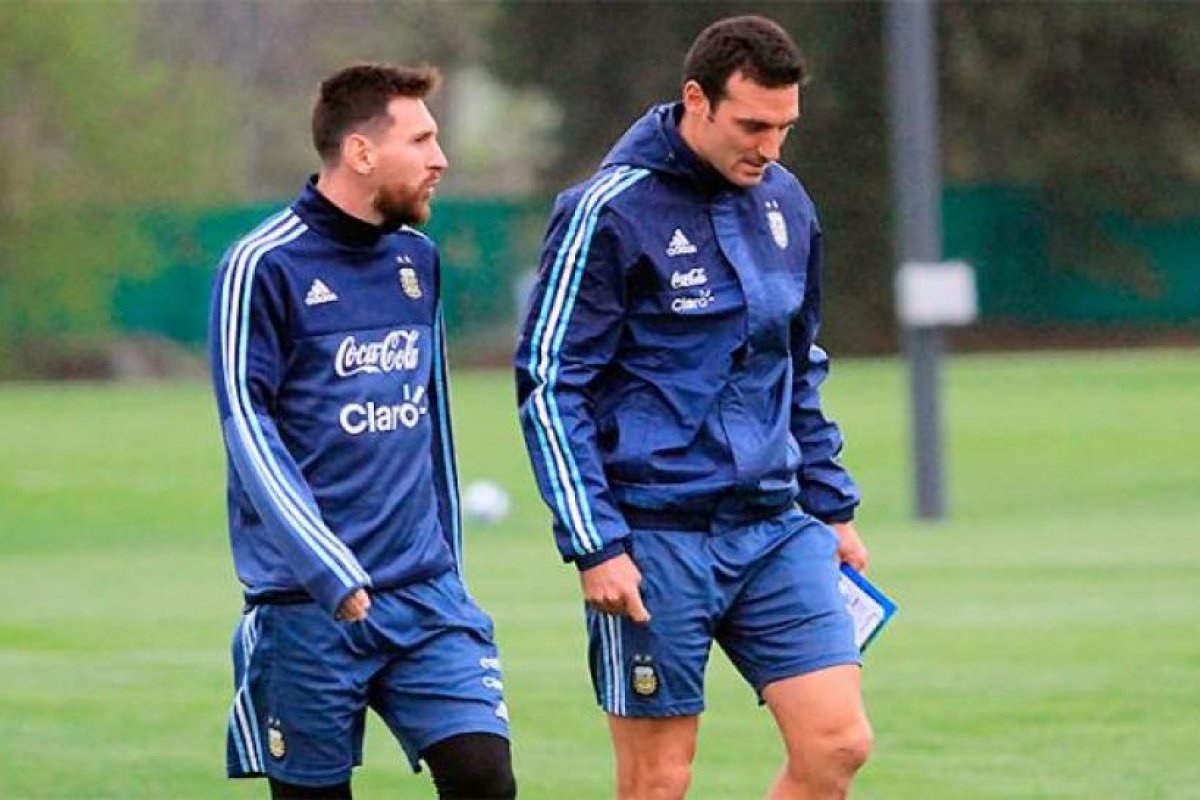 El equipo que tiene Scaloni en la cabeza: ¿cómo jugará Messi?